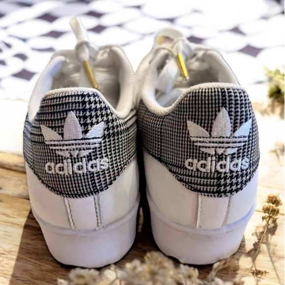 Adidas White Sneakers with Gold and Black Accents RARE - Picture 9 of 17